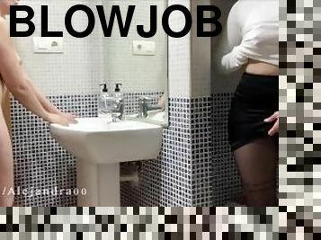 GIRL WITH BIG ASS HAS SEX IN THE BATHROOM