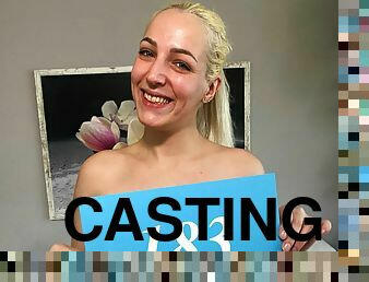 casting, europeia, loira, euro, checo, tatuagem, tetas-pequenas