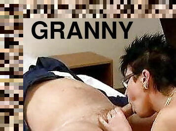 granny with piercing gets fucked