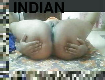 desi indian mature milf shows boobs and pussy on cam