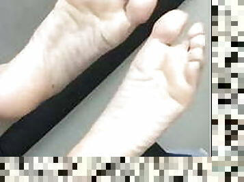 Feet 20092020