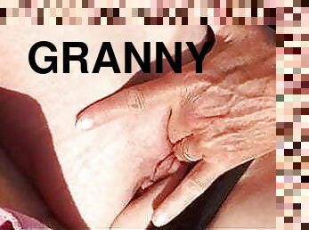 masturbation, granny, plage