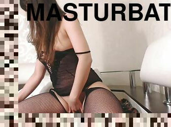 masturbation, chatte-pussy, ados, bas, lingerie, méchant, solo, brunette, petits-seins