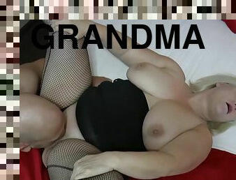 isot-tissit, isoäiti, pillu-pussy, suihinotto, isoäiti-granny, kova-seksi, blondi
