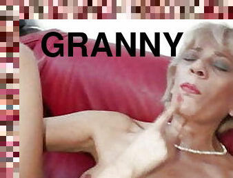 chatte-pussy, granny, minuscule