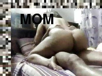 Madre sexo con su hijo REAL  ( camara oculta)