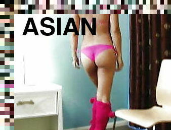 Asian in pantyhose adores being a tease