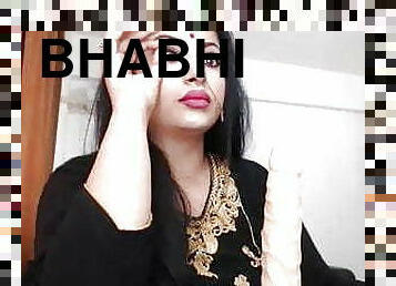 Bhabhi alone in house masturbating with a dildo