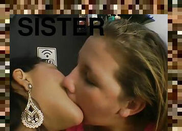 lésbicas, brasil, beijando, irmã