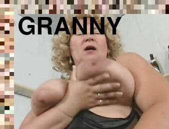 payu-dara-besar, nenek-granny, perempuan-besar-and-gemuk, solo