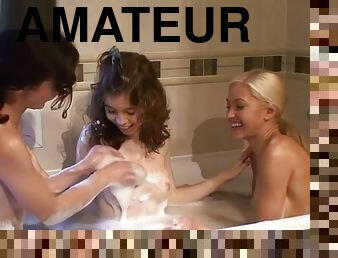mandi, amatir, lesbian-lesbian, remaja, muda-diatas-18, mandi-shower