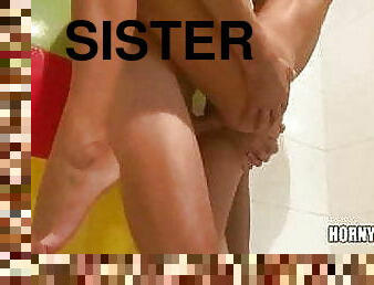 Fucking Sister&#039;s Friend in the Shower is Always Amazing