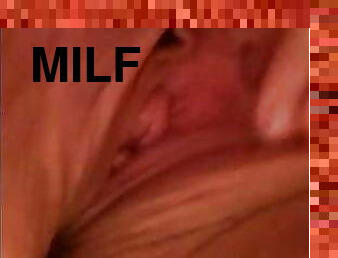 bad, masturbation, orgasm, fitta-pussy, kvinnligt-sprut, milf, massage, fingerknull, slyna, bitch