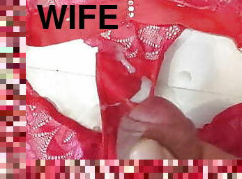 Cum on wife&#039;s panties