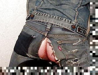 ripped Levis-Jeans