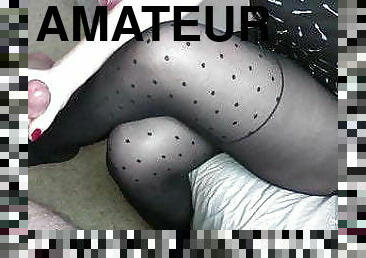 collants, amateur, ejaculation-sur-le-corps, ados, branlette, pieds, point-de-vue, ejaculation, lingerie, fétiche