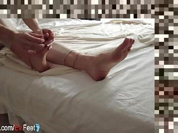 amateur, massage, pieds, ejaculation, incroyable, fétiche, branlette-avec-les-pieds, orteils, séance-dentraînement