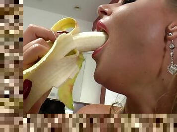 Phoenix marie teases as she deepthroats a banana