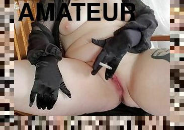 clito, masturbation, chatte-pussy, amateur, fétiche, solo, fumer, tatouage