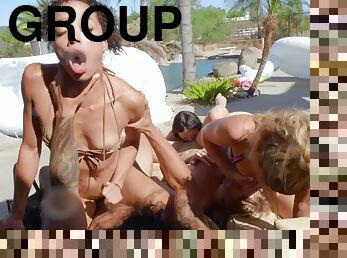 en-plein-air, fellation, interracial, sexe-de-groupe, salope, jeune-18, chienne, piscine, ange, par-voie-orale