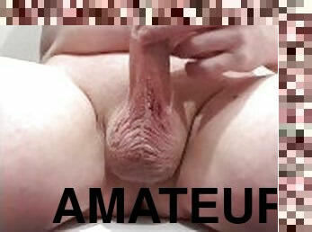 pisser, amateur, ejaculation-sur-le-corps, solo