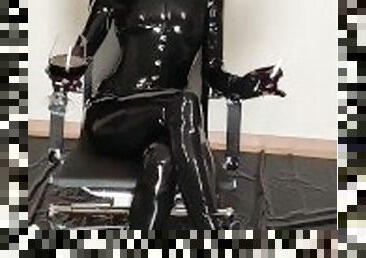 rumpe, kontor, sekretær, bdsm, føtter, fetisj, latex, røyking, bondage, brunette