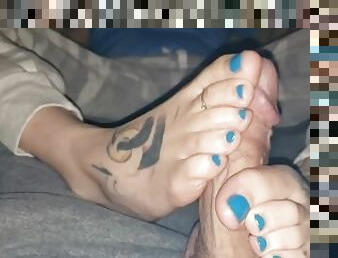 amateur, babes, énorme-bite, pieds, ejaculation, assez, branlette-avec-les-pieds, tatouage, bite, taquinerie