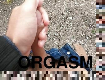 CUTE 18 TEEN BOY SQUEEZING HIS PENIS TO HOLD PEE / DESPERATE PISSING ORGASM