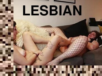 poilue, orgasme, chatte-pussy, lesbienne, pieds, résille, percé, par-voie-orale, fétiche, tatouage