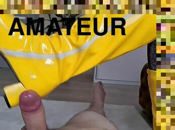 Shoejob With Yellow Boots And Lurex Stockings. Large Cumshot