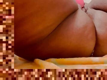 Pretty pussy ebony squirt