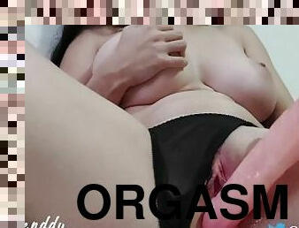 gros-nichons, masturbation, orgasme, chatte-pussy, giclée, jouet, ejaculation-interne, black, culotte, ejaculation