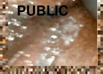 masturbation, mamelons, orgasme, pisser, public, chatte-pussy, giclée, amateur, ébène, percé