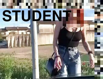 Studentessa chiede passaggio e si scopa sconosciuto! DIALOGHI ITA