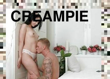 posisi-seks-doggy-style, vagina-pussy, kurus, blowjob-seks-dengan-mengisap-penis, creampie-ejakulasi-di-dalam-vagina-atau-anus-dan-keluarnya-tetesan-sperma, sperma, kecil-mungil, dicukur, cowgirl-posisi-sex-wanita-di-atas-pria, berambut-cokelat