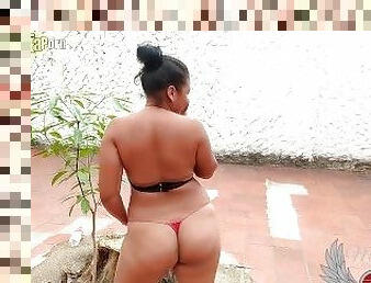 cul, masturbation, en-plein-air, amateur, maison, latina, branlette, bout-a-bout, solo, jardin