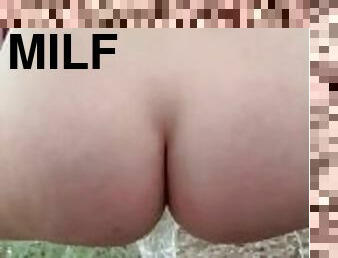 en-plein-air, pisser, enceintes, public, amateur, milf, maman, fétiche, solo