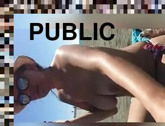 4:20 Fumando marihuana, playa  publica en Italia, tetas grandes