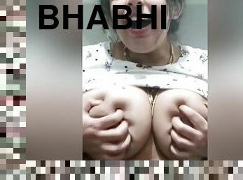 Sexy Bbw Bhabhi Shows Her Boobs