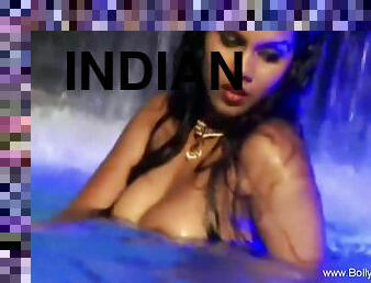 gros-nichons, en-plein-air, indien, solo, brunette, taquinerie