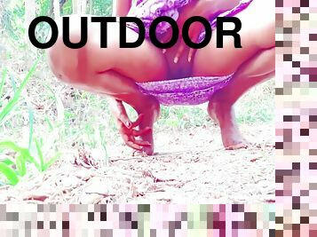 Sri Lankan In Crazy Lady Outdoor Pissing ?????? ???? ?????? ????? ?? ?????