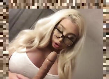 Sexy blonde wants quick sex on xxxchats.xyz