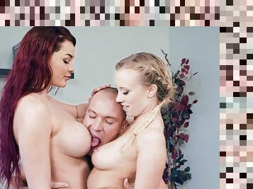 tetas-grandes, adulterio, mamada, lesbiana, pareja, trío, pies, pelirroja, primera-persona, rubia