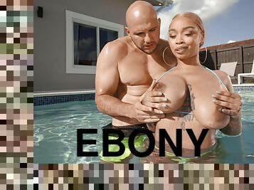 Thick ebony Advoree gets properly fucked outdoors