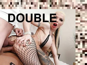 Blonde hussy Barbie Sins gets double fucked in bed