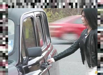 MILF Amanda Black rides a seriously big cock in taxi cab
