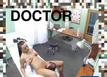 Horny Senior Doctor Eats Wet Pussy Of His Sexy Patient