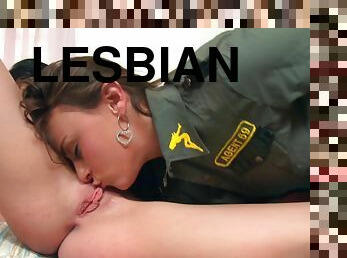armée, bureau-office, chatte-pussy, maigre, lesbienne, jeune-18, rasé, police-police, brunette