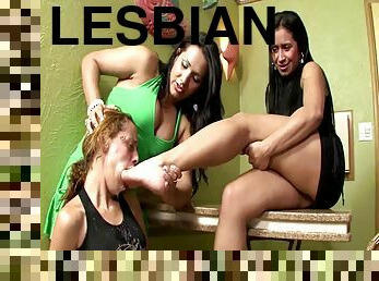 lesbian foot gagging