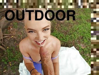 Lana Sharapova enjoys anal sex in the backyard